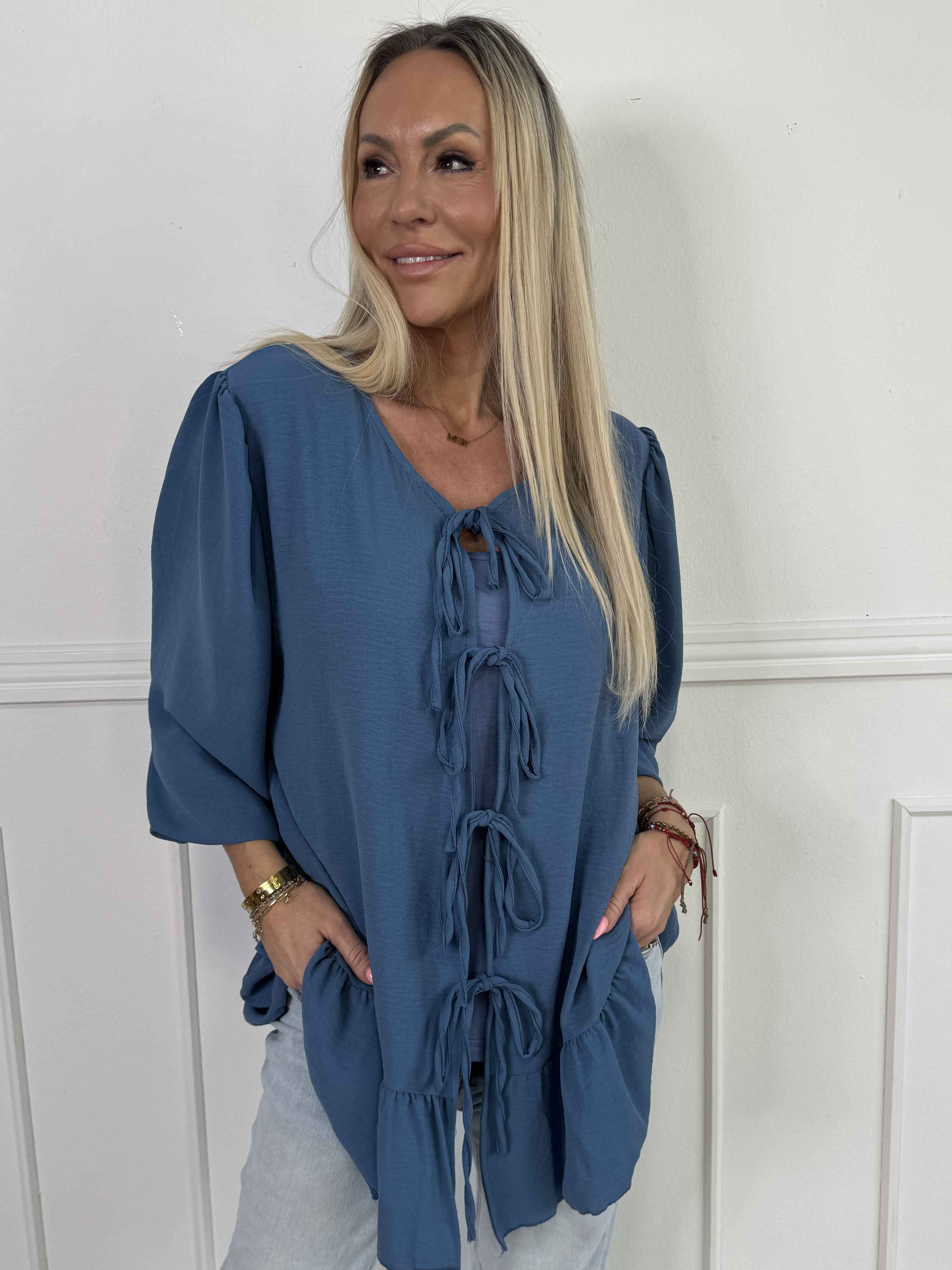 Leslie - Sød tunika i viskose med fine sløjfer foran